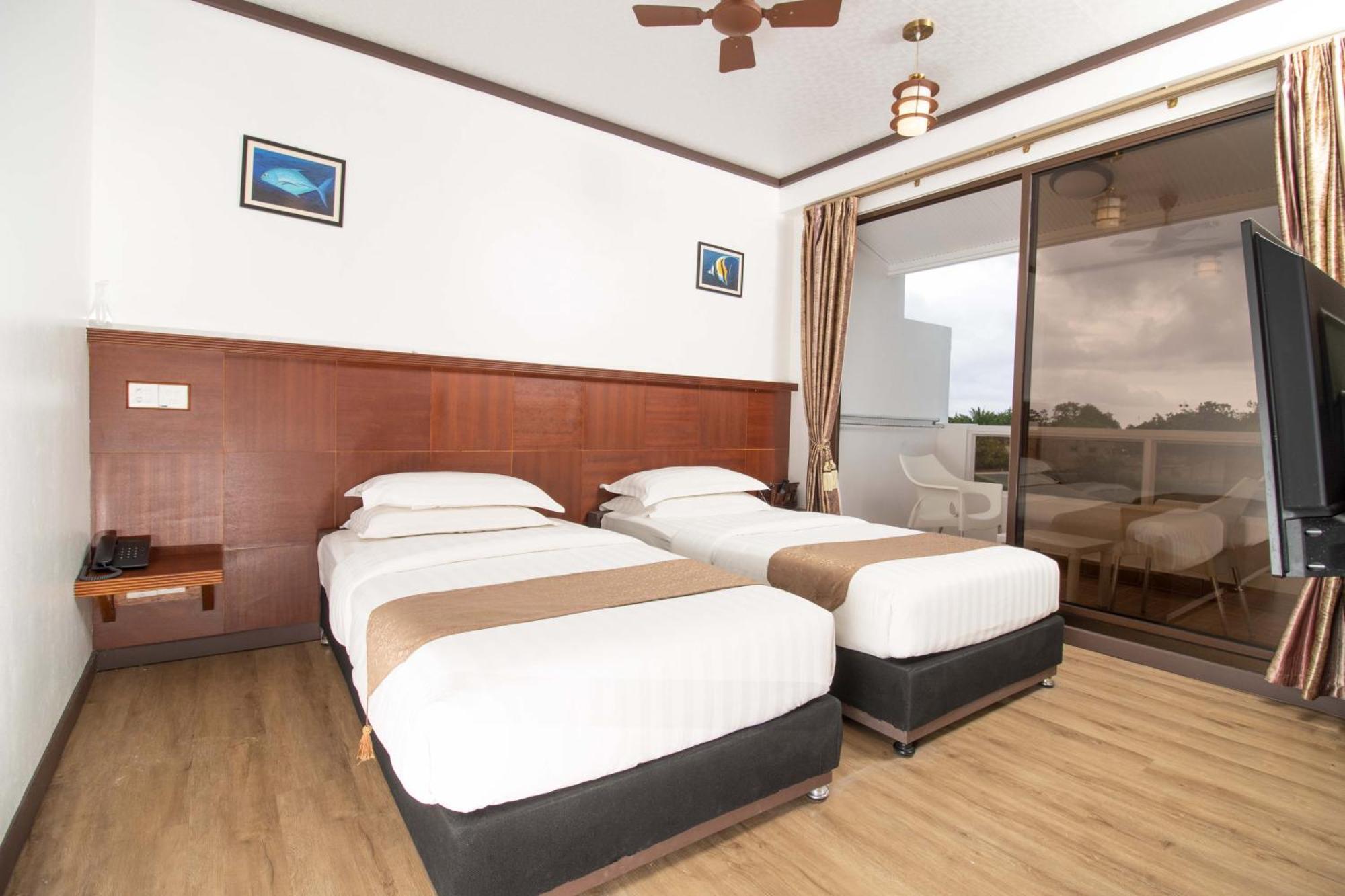 Rashu Hiyaa Hotel Dhiffushi Ngoại thất bức ảnh